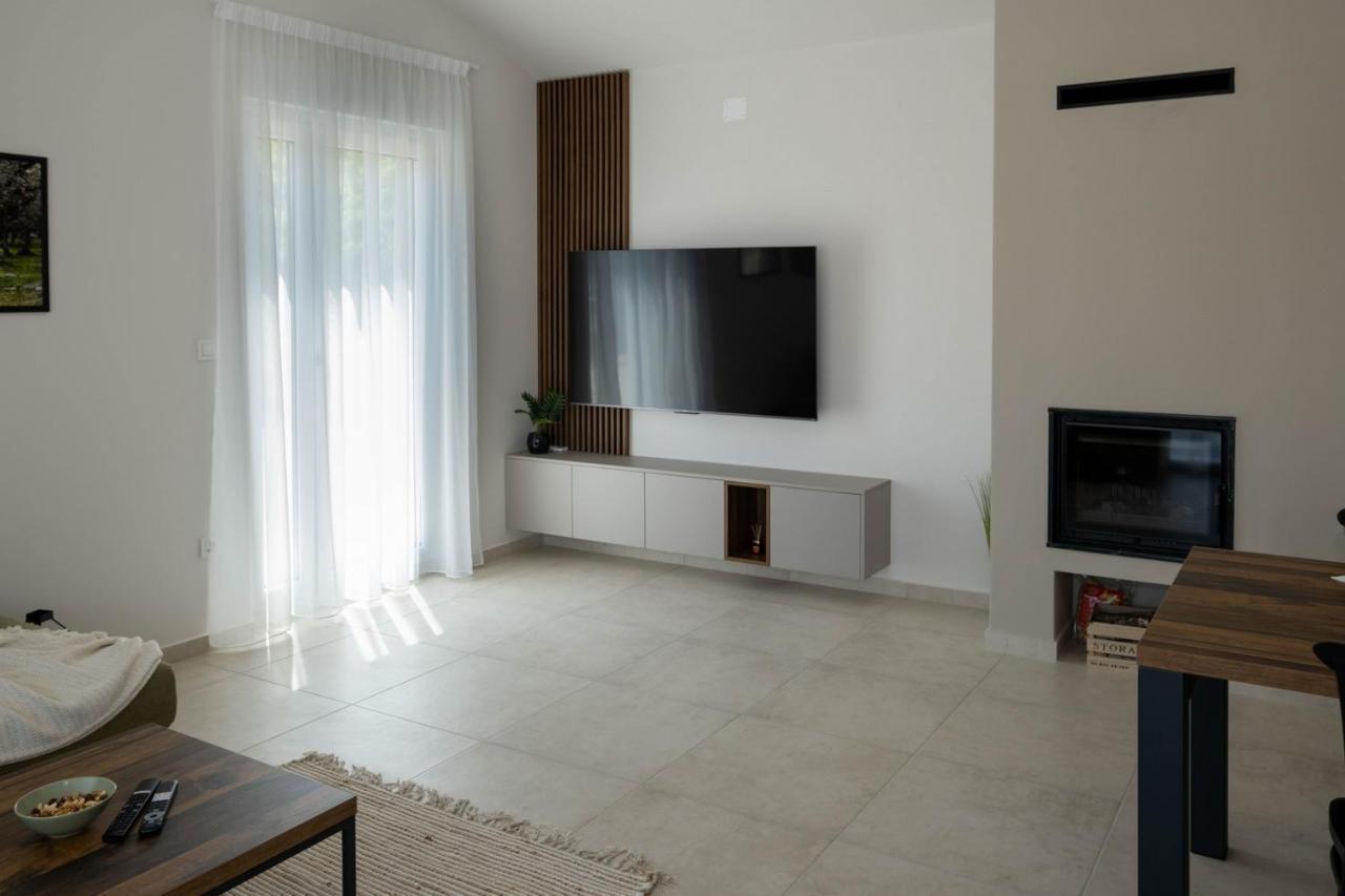 Villa Monika Muraj Luaran gambar