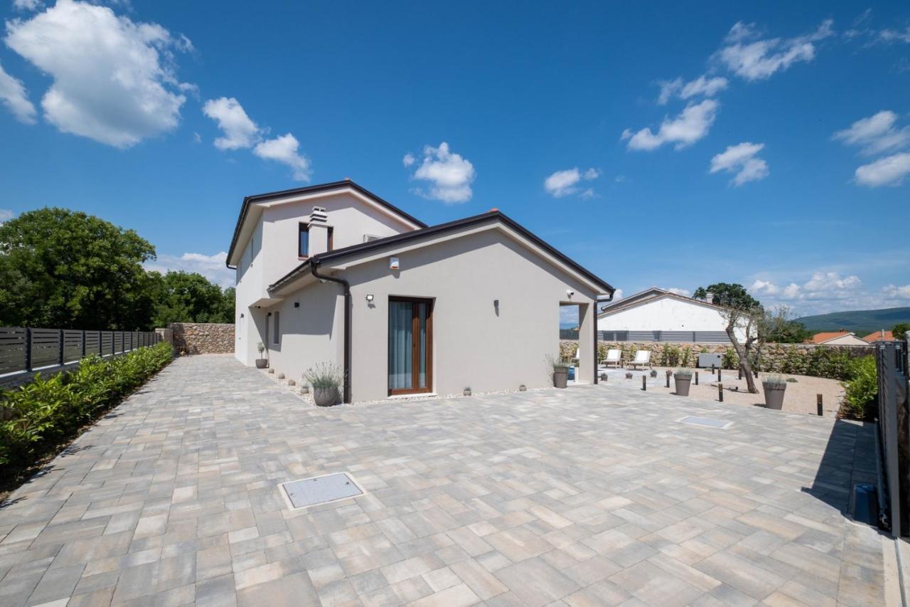 Villa Monika Muraj Luaran gambar
